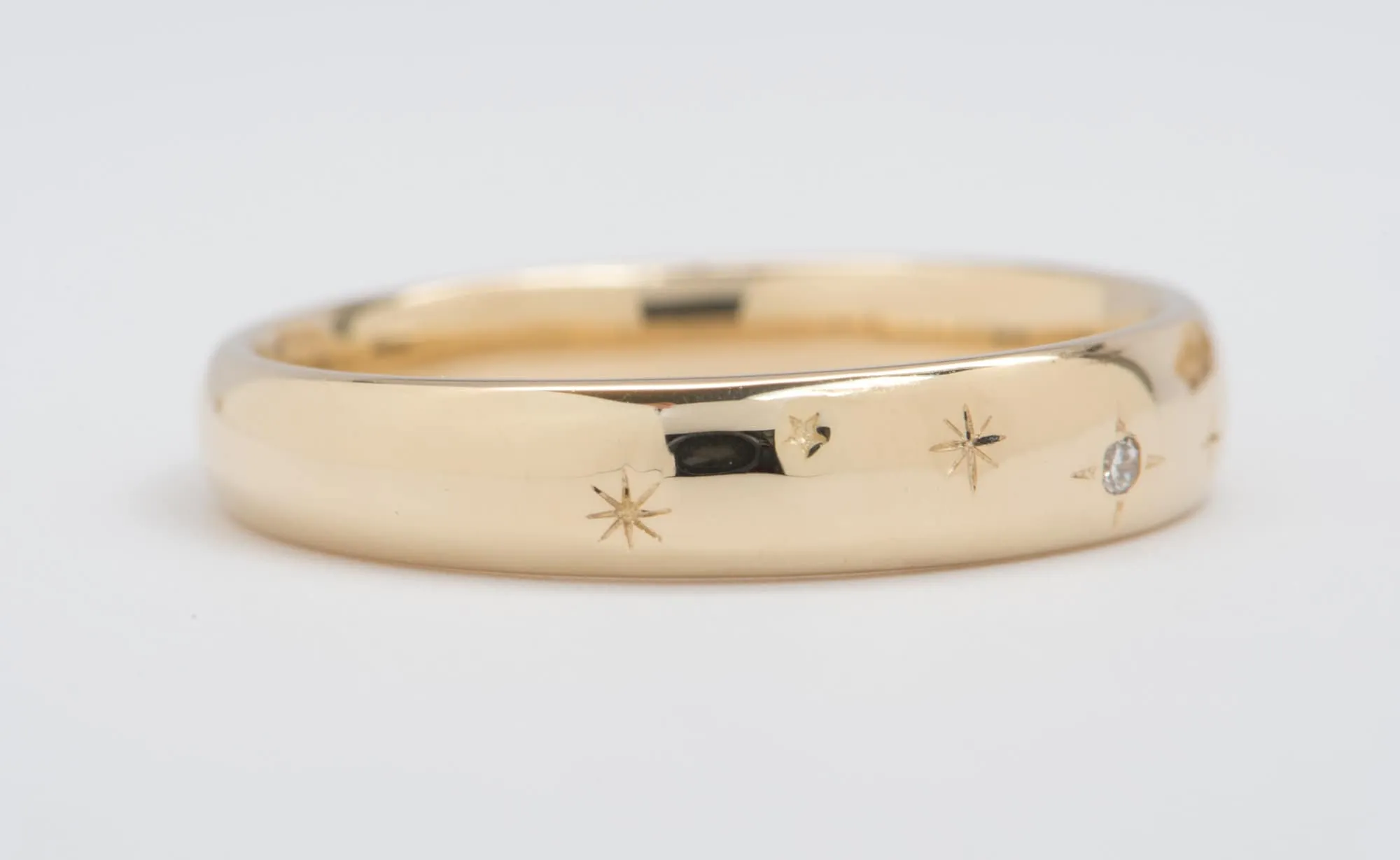 4mm Wide Diamond and Stars 14K Gold Wedding Band M5011