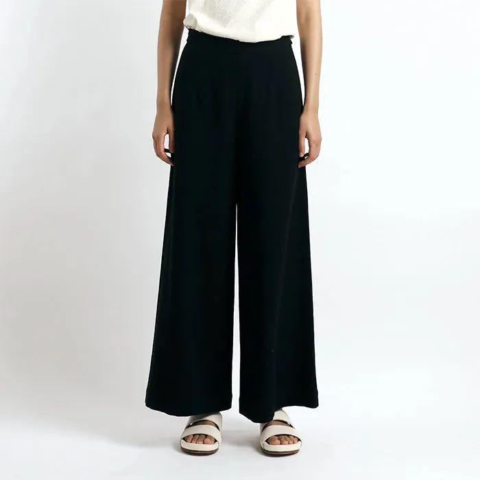 7115 By Szeki Signature Wide-Legged Pants Black