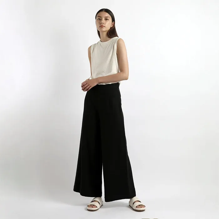 7115 By Szeki Signature Wide-Legged Pants Black