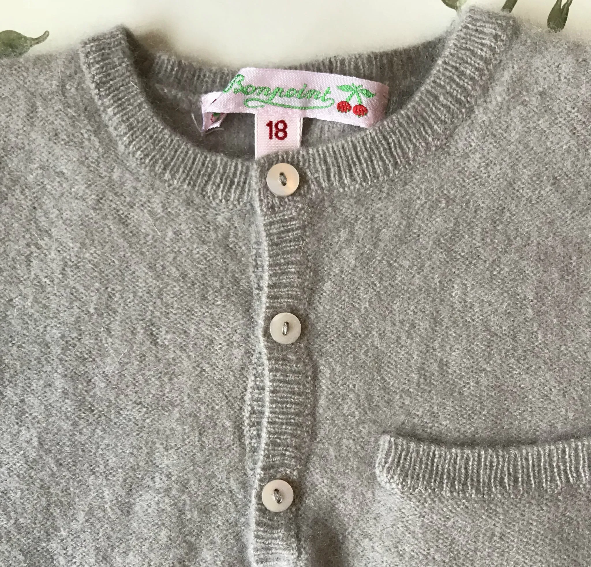 Bonpoint Pale Grey Cashmere V-Neck Jumper: 2 Years