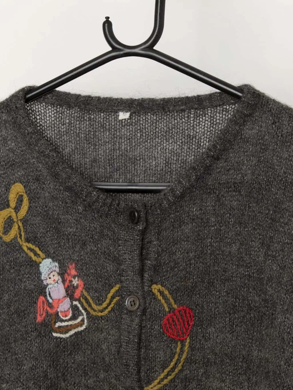 Vintage grey knitted cardigan with embroidered dolls and teddy bears – Medium / Large